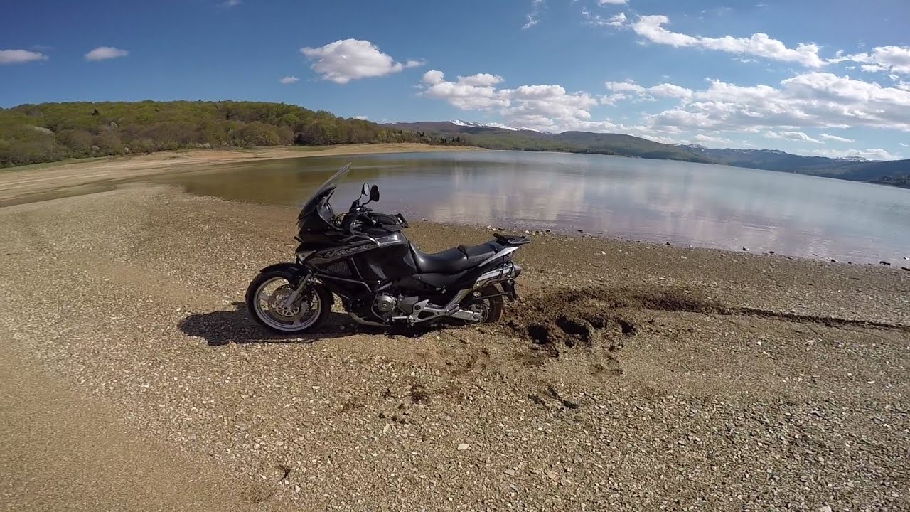 Honda Varadero XL1000V - Stuck in Mud Off Road