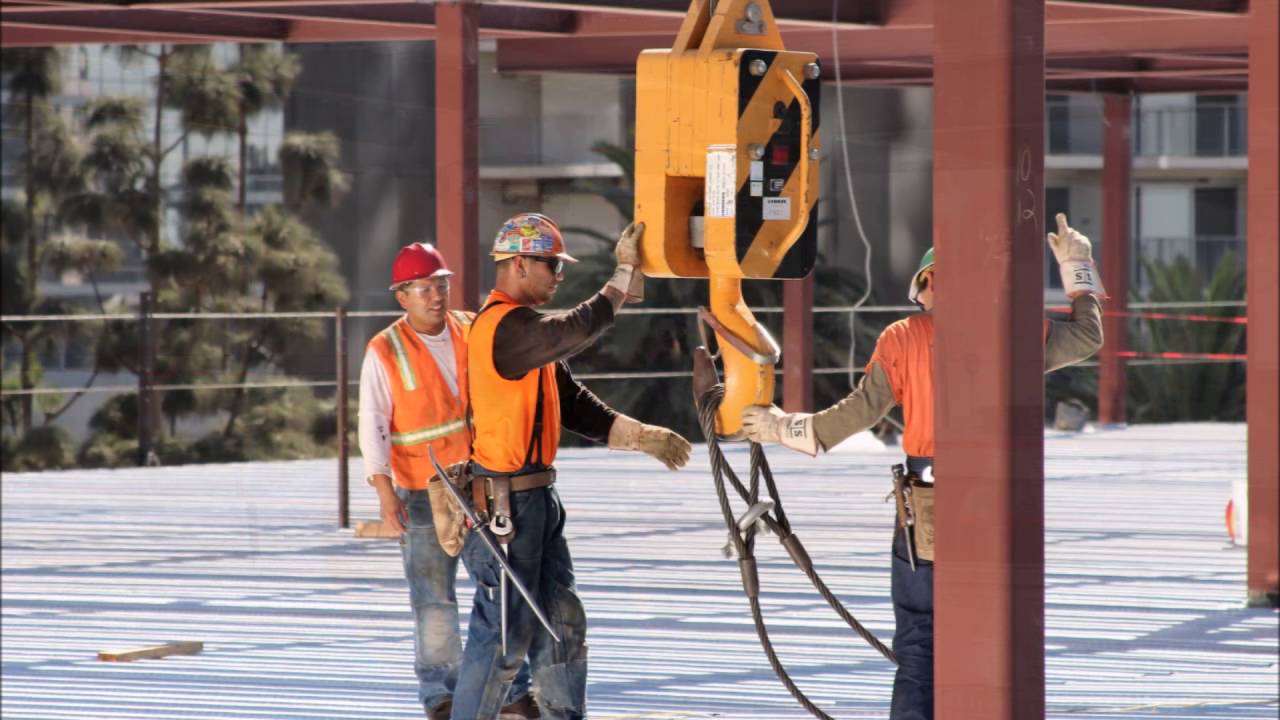 IW's Topping Out Schuff Steel