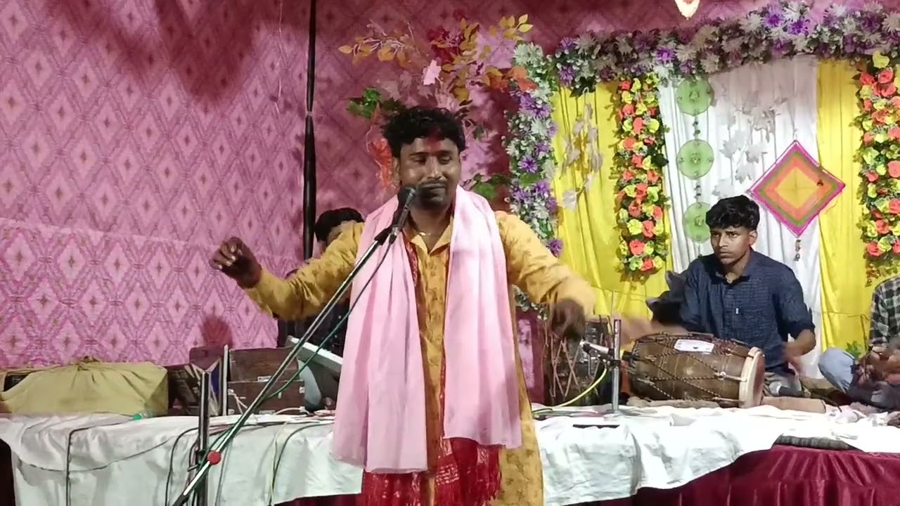 ग्राम खेरिया कला में कंपटीशन होलीजितेंद्र शास्त्री तुनक तुनक राधे राधे
