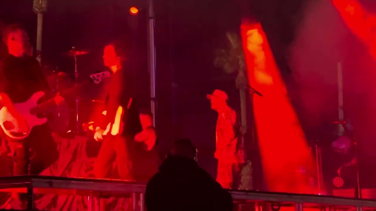 Asking Alexandria Things Could Be Different live 2025