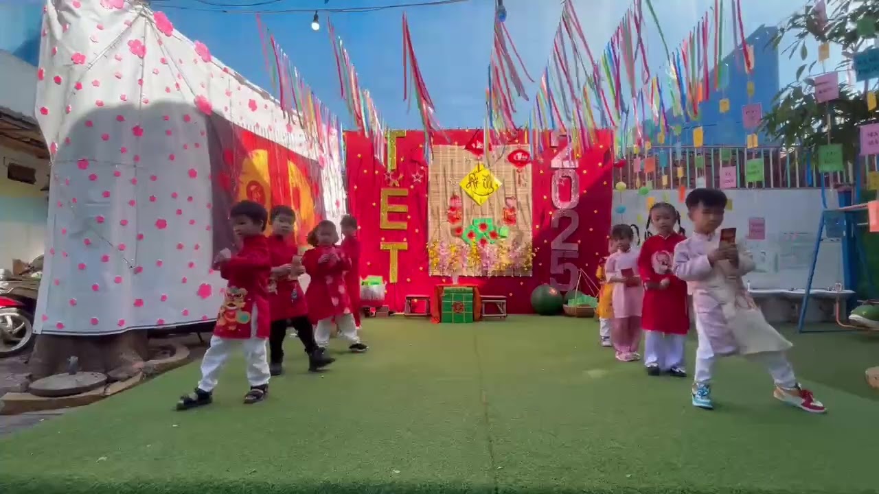 Mi nhảy tết 2025