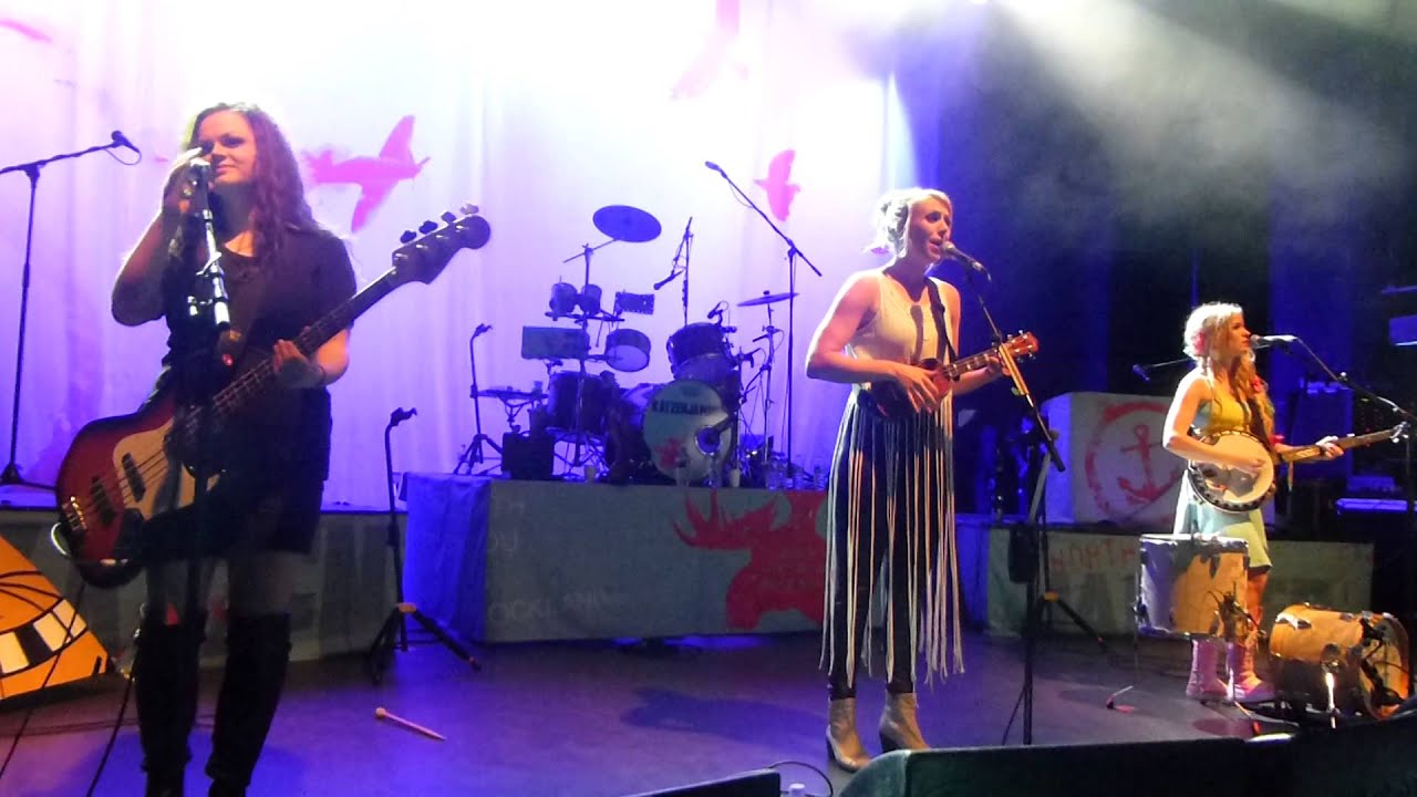 Katzenjammer - London Calling (Clash Cover) - Live @ O2 Shepherds Bush Empire, Tues 17th Nov 2015 HD