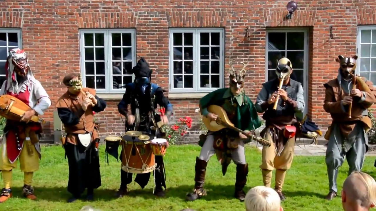 Middelalder-musik p&aring; Middelalderdage p&aring; Voergaard Slot