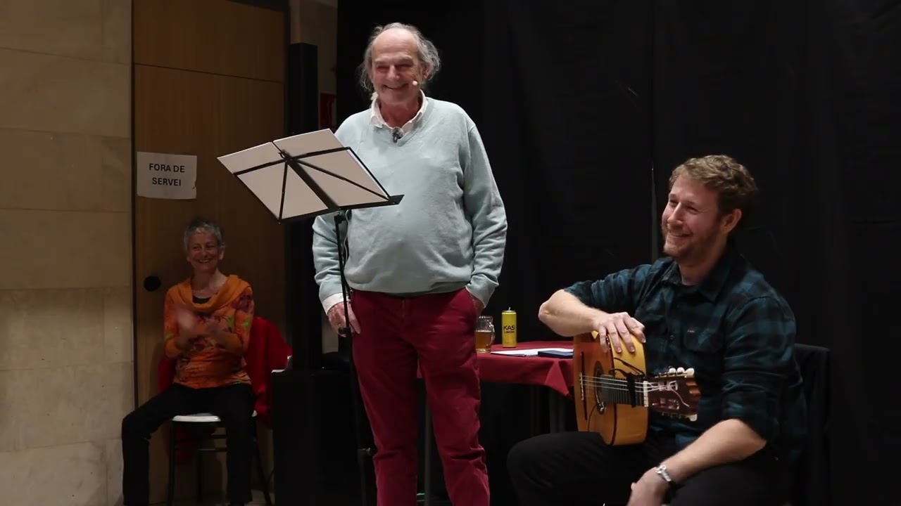 Poesía Desafinada:Luis Reina Poeta, Joan García guitarra, Iolanda López dansa.