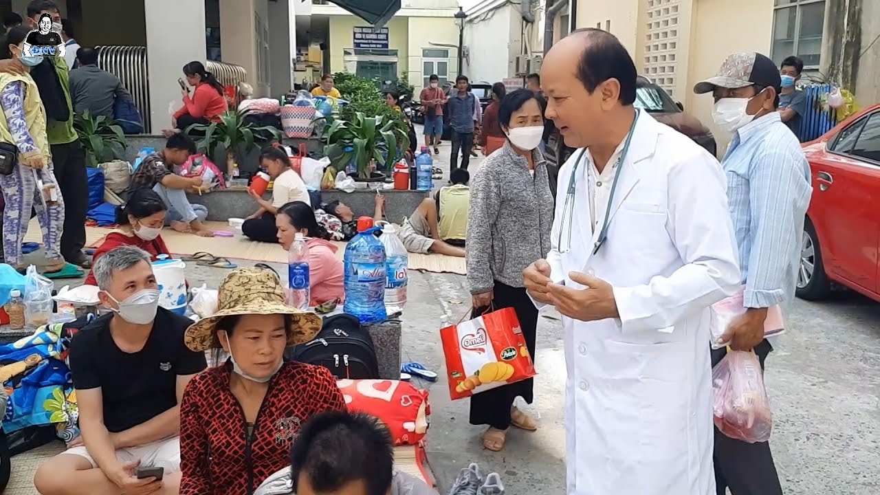 NSƯT Minh Minh Tâm vô Chợ Rẫy làm Bác sĩ | Văn Đặng 71