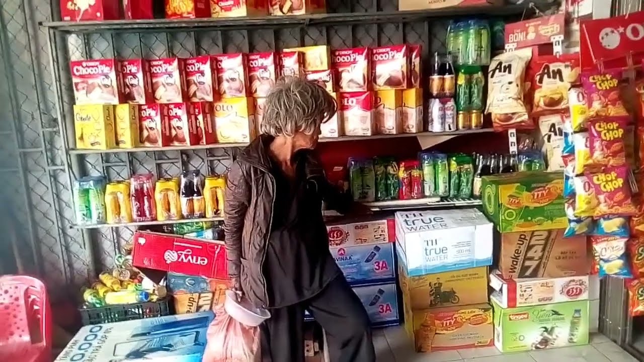 BÀ LÃO VÔ GIA CƯ Ở VIỆT NAM - CÔ HỜI NGHIỆN UỐNG CAFÉ 247 - TUẤN NGÔ ĐỒNG.