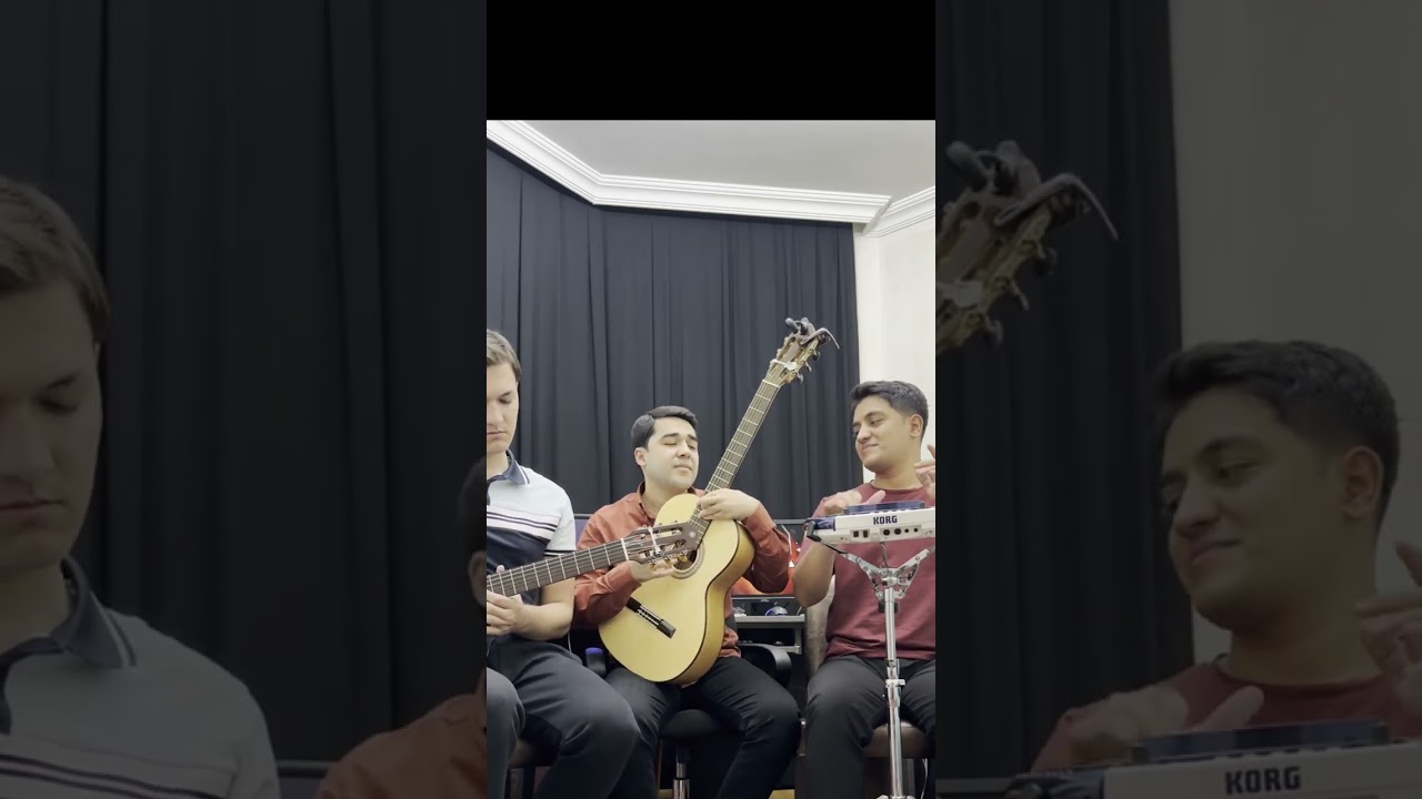 Şazada Annagulyýew gitara
