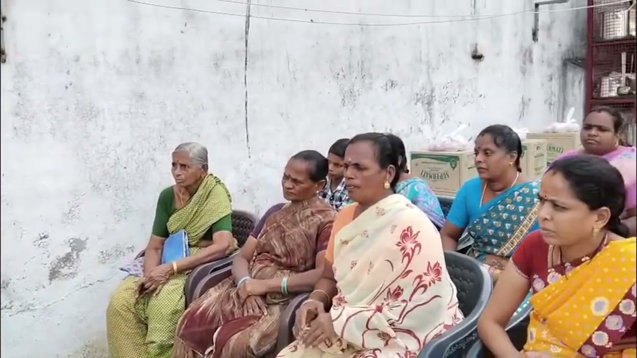 నిరుపేద ఆర్యవైశ్య పది కుటుంబాలకు 16 రకాల నిత్యావసర సరుకులను నందిగమలో పంపిణీ చేశారు.