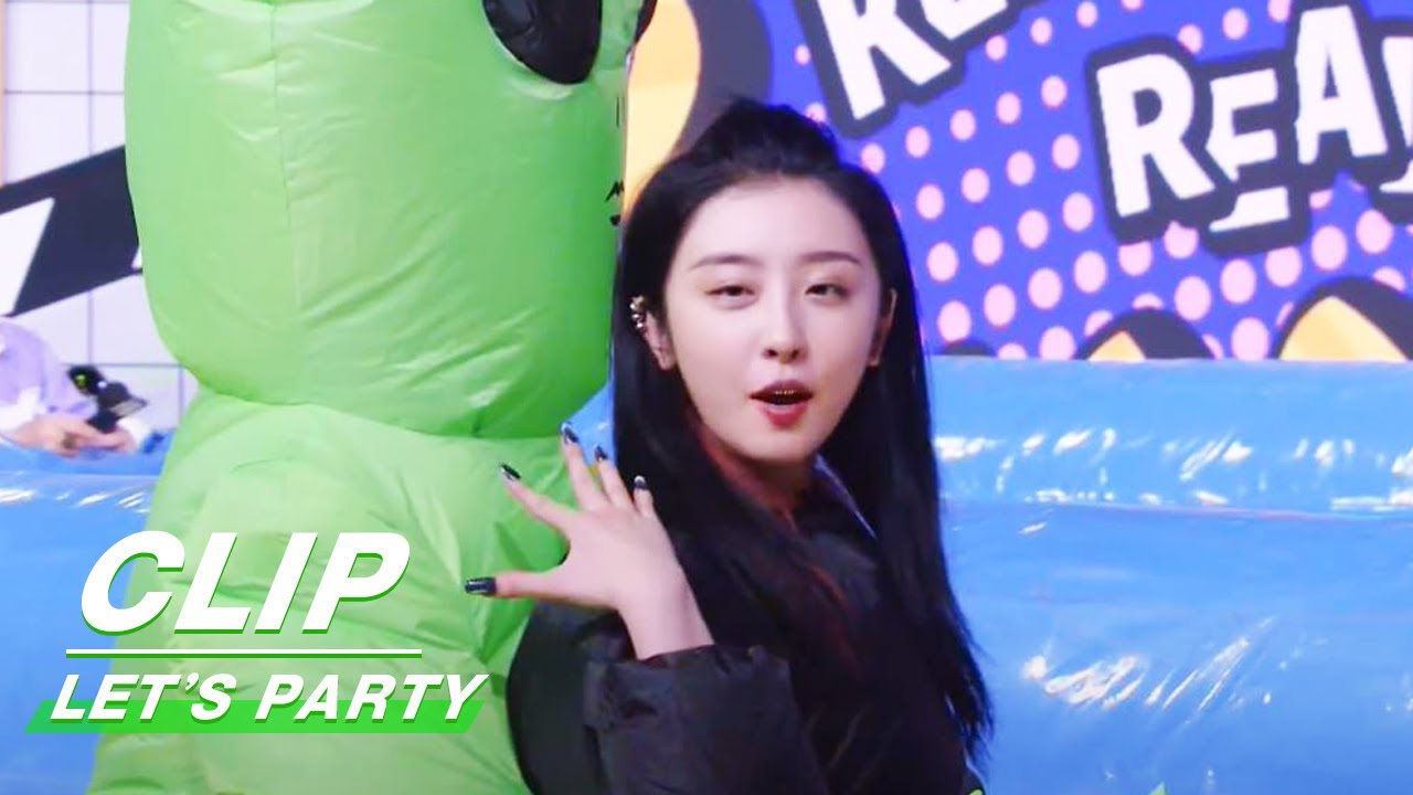 Clip: Who's Zhao Xiaotang's Boyfriend? | Let's Party EP02 | 非日常派对 | iQIYI