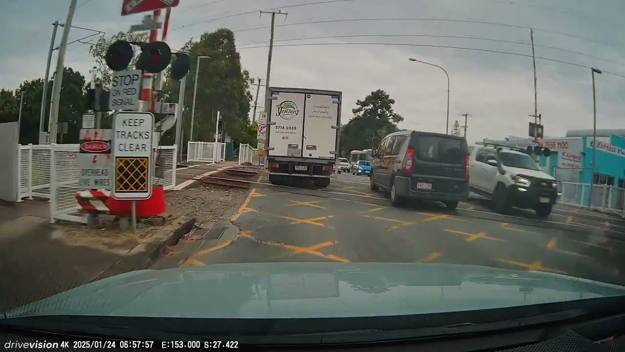 20250124 dashcam footage from Petrie Terrace to the Pine River via Appleby Road, Stafford