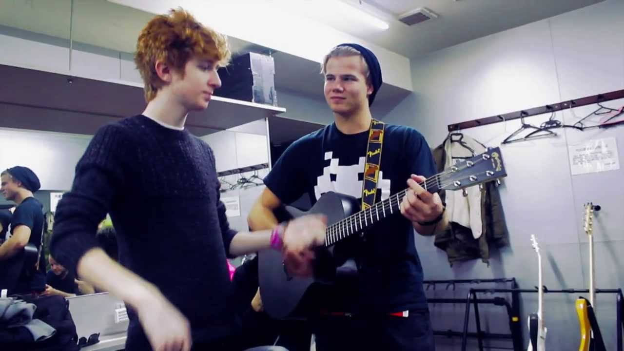 Hollywood Ending - Freak Like Me (Live Compilation Video)