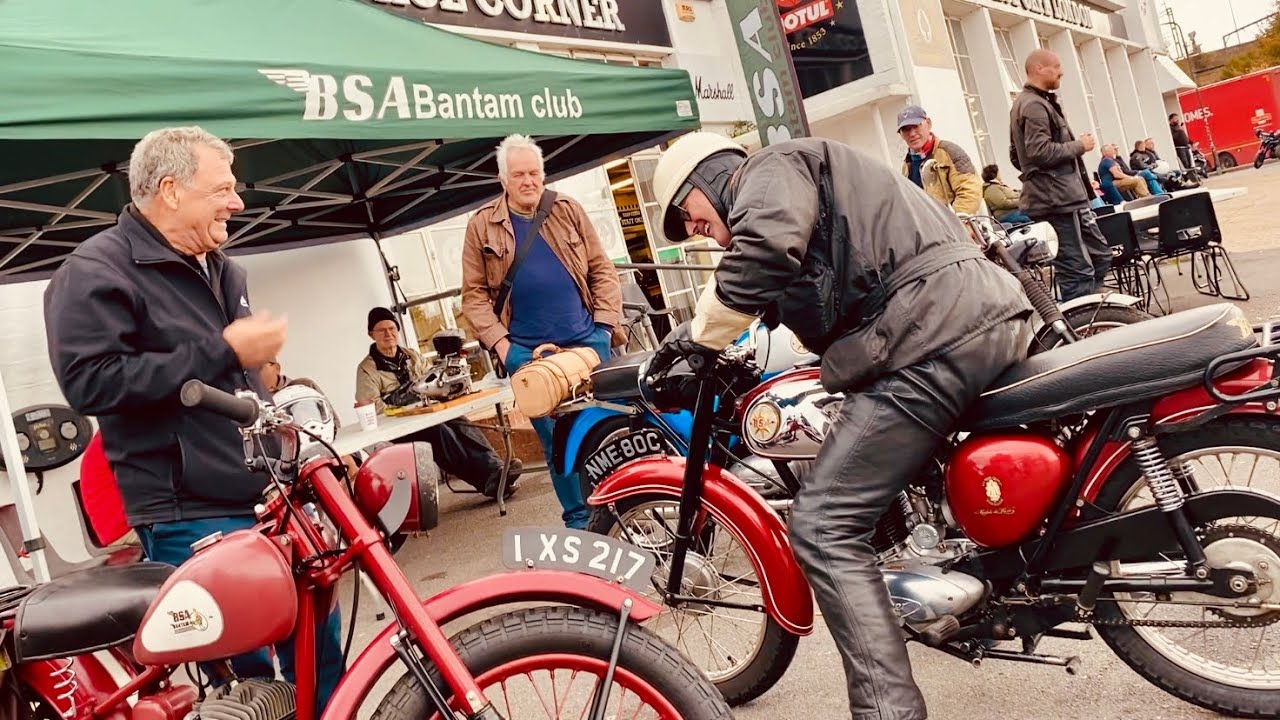 В ACE CAFE LONDON Motorcycles представлены мотоциклы BSA M20 1947 года выпуска, а затем и BANTAM ...