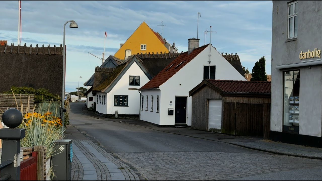 Late summer evening walk in a picturesque fishing town, Gilleleje, Denmark      ASMR   POV