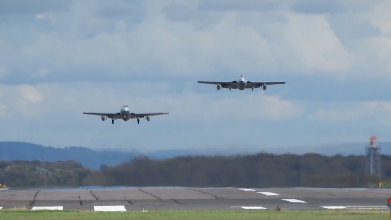 NAHF De Havilland Vampire Twin - Formation Take-off@Blackpool Airport