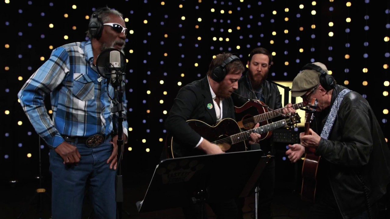 Dan Auerbach & The Easy Eye Sound Revue feat. Robert Finley - Medicine Woman (Live on KEXP)
