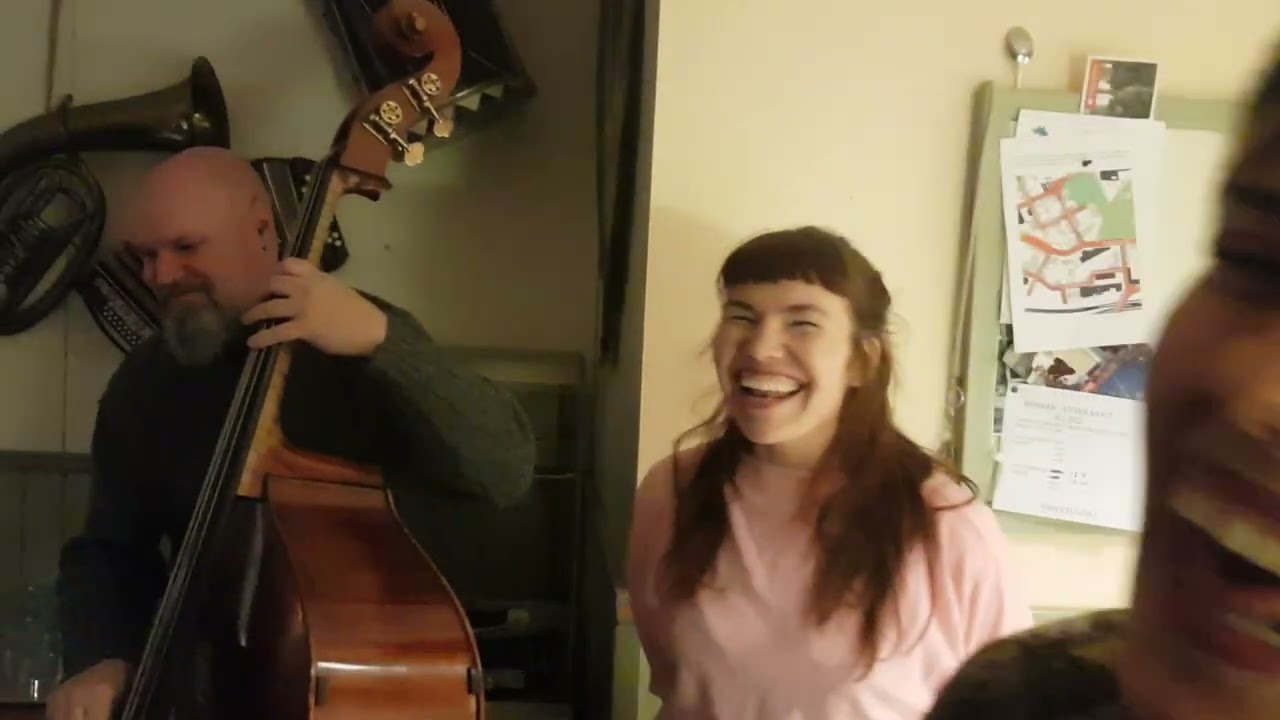 Outi Airola & Kari Mäkinen Band Ykspihlajan Toimitalolla