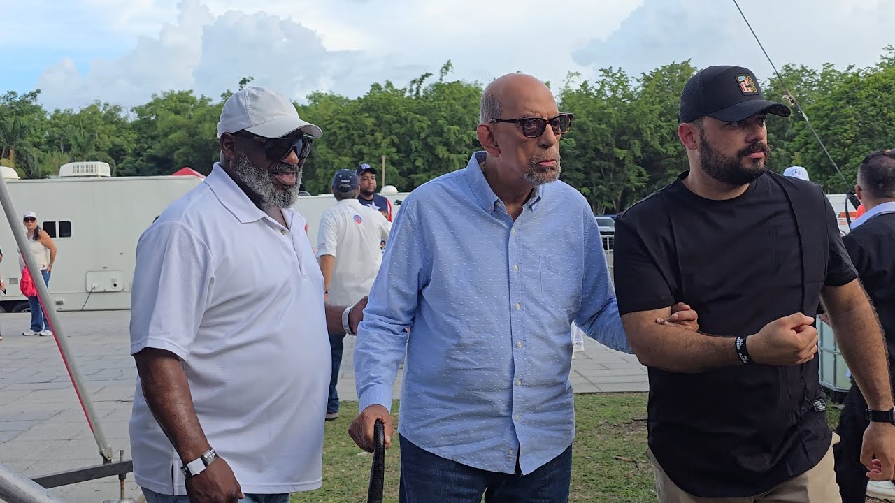 🇵🇷Willie Rosario entrando en el 41 Dia Nacional de la Zalsa en #puertorico #salsa #colombia 