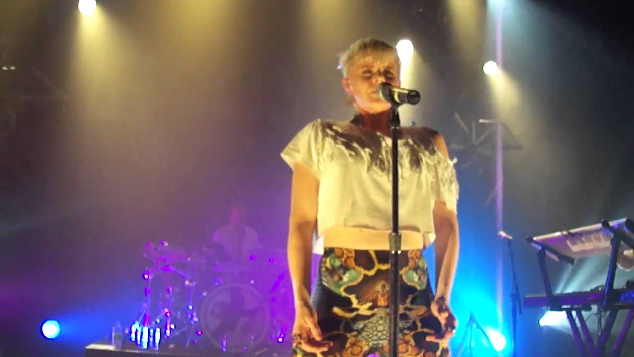 Robyn - Indestructible (Live in Quebec City)