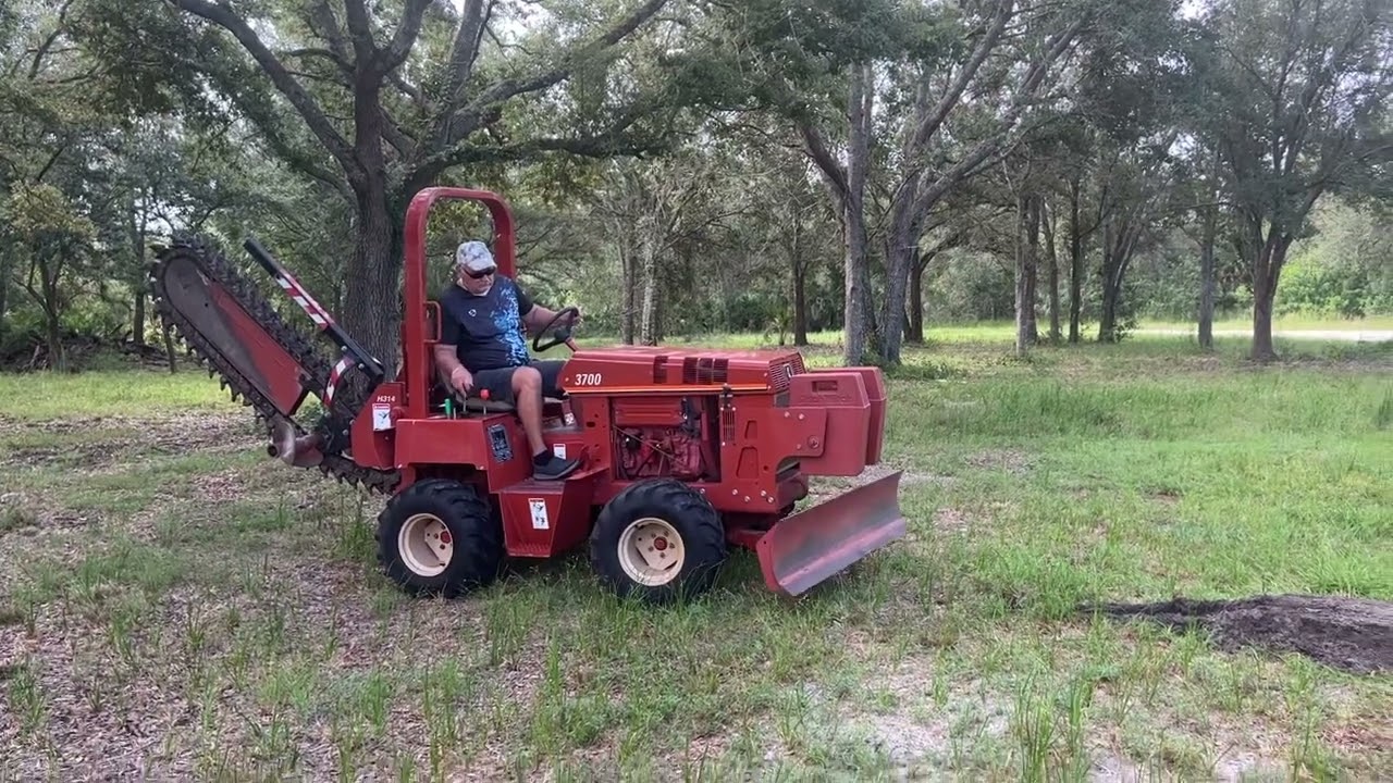 2000 DITCH WITCH 3700DD 4X4 RIDE ON TRENCHER/CABLE PLOW - 285 HOURS! (sold)