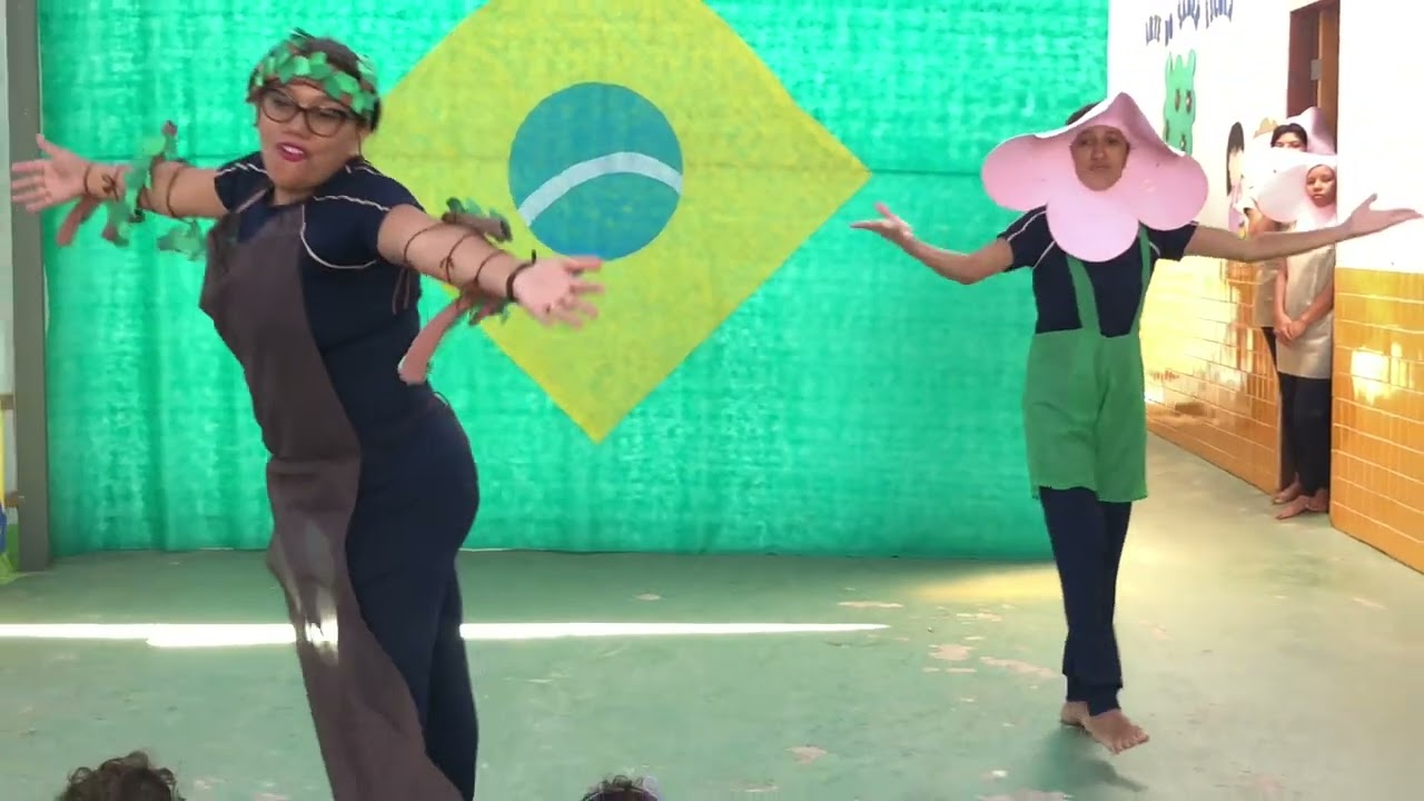 Apresentação Árvore Triste - Dia da Árvore 🌳