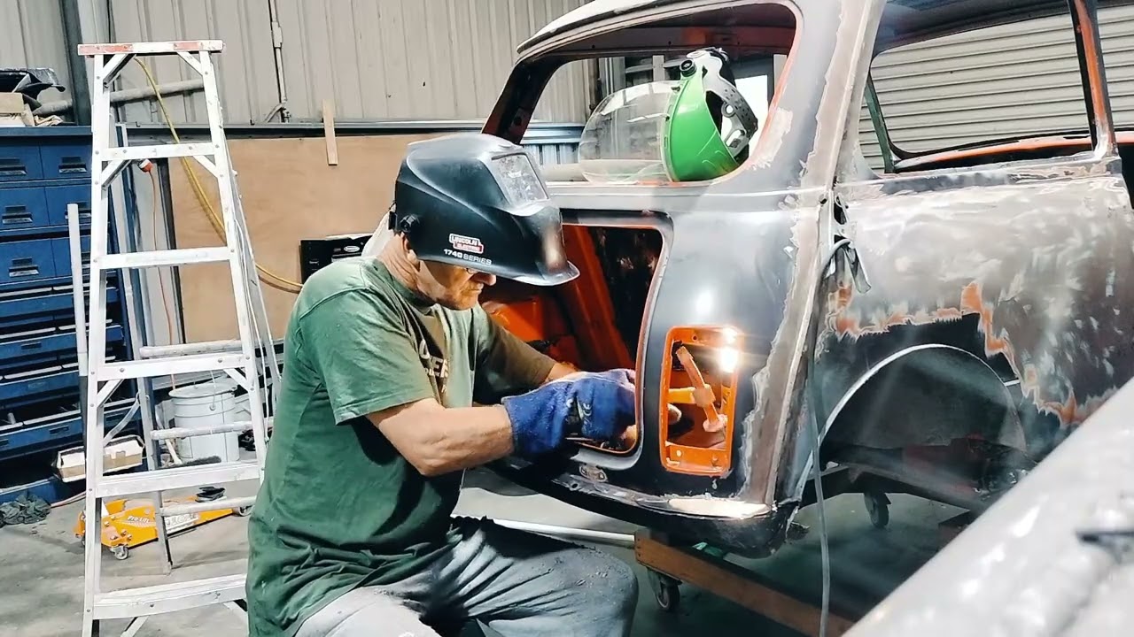 Classic mini clubman boot repairs part 4