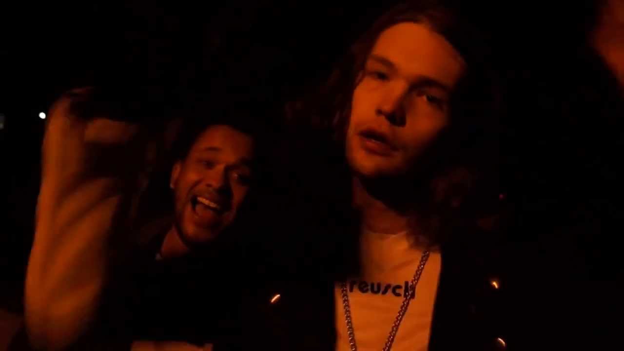 PUSSWHIP x SVARTI LAXNESS - SIGGI SÝRA