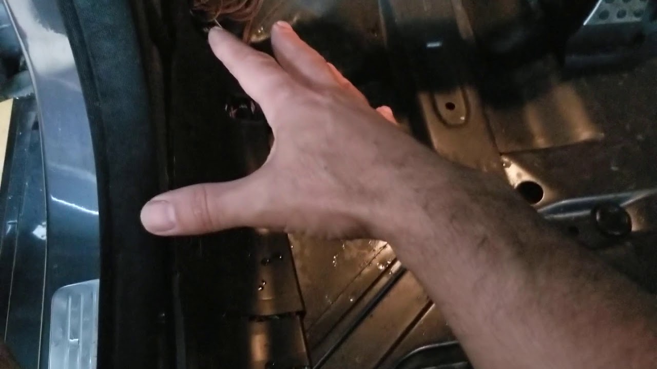 Mercedes 2008 C300 Major electric problem... won't start... no communication with computer, easy fix