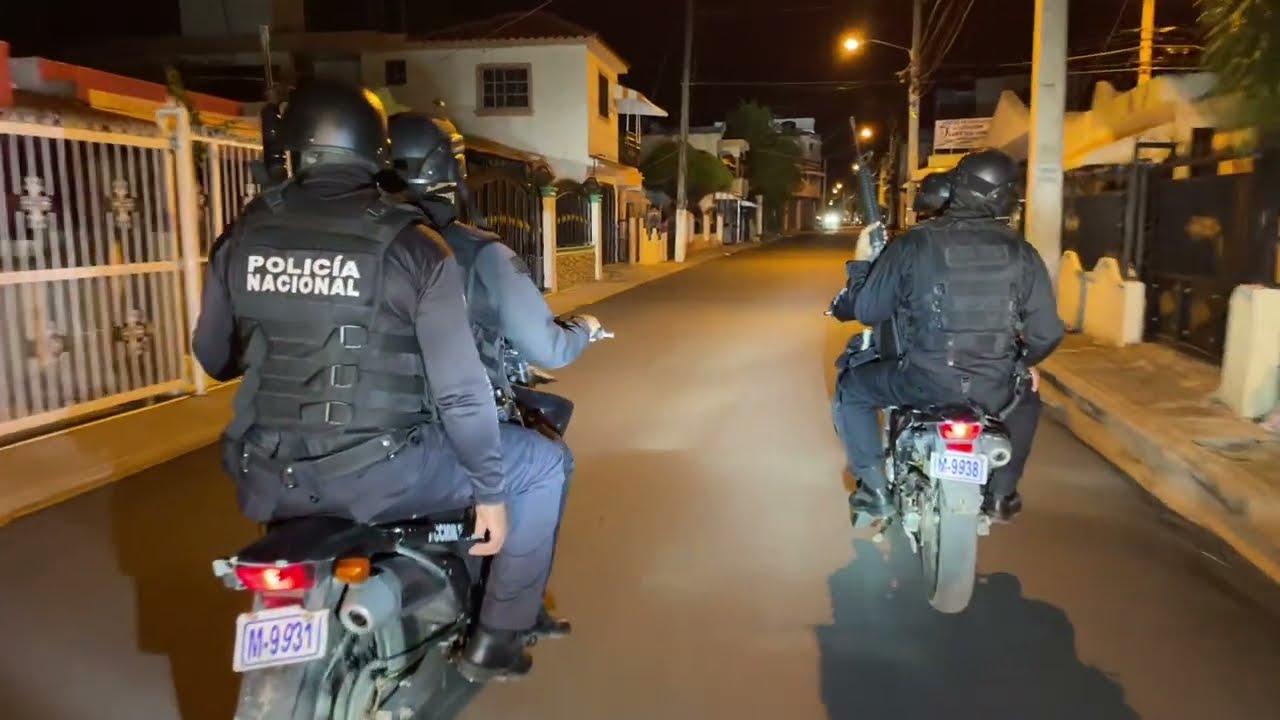 OPERATIVO  DE LA POLICIA EN SAN FRANCISCO DE MACORIS