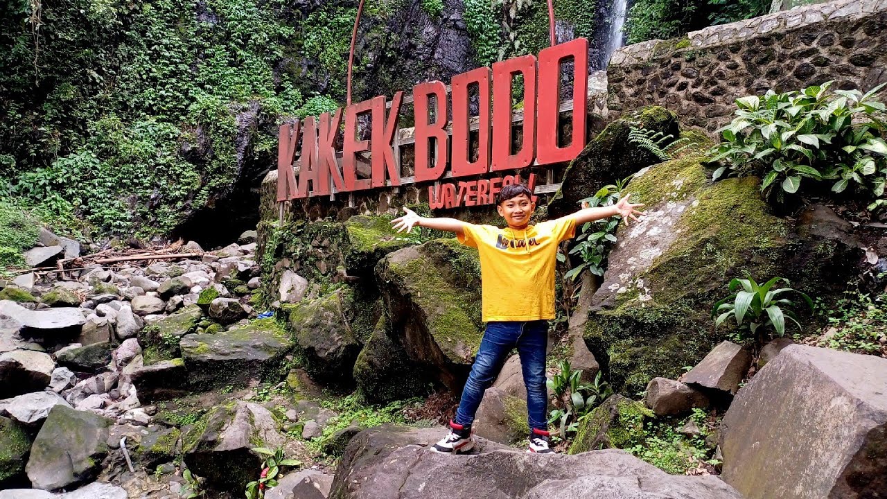 Air Terjun Kakek Bodo 