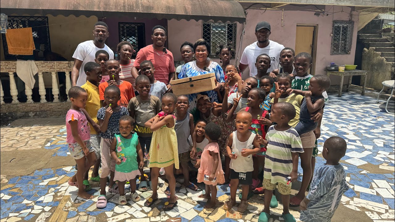 La MUJER que cuida a 28 NIÑOS HUERFANOS en GUINEA ECUATORIAL