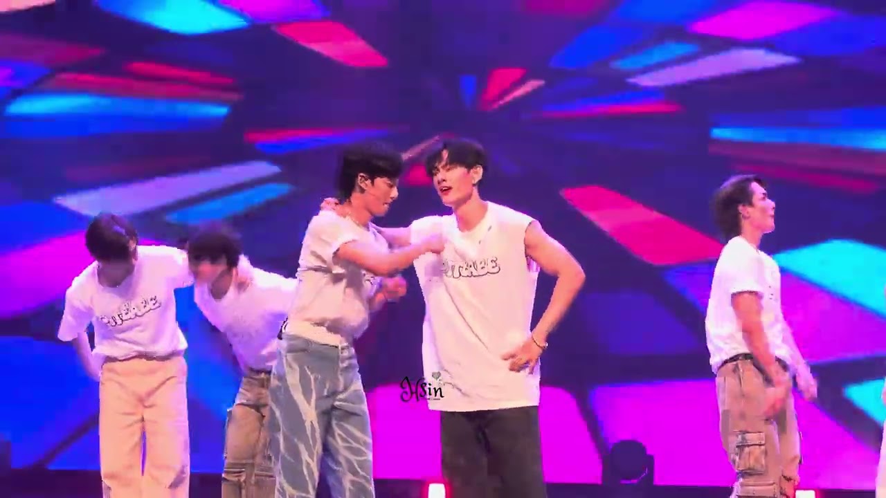 PIT BABE - Special dance stage #PoohPavel Focus #PitBabe1stFMinCambodia