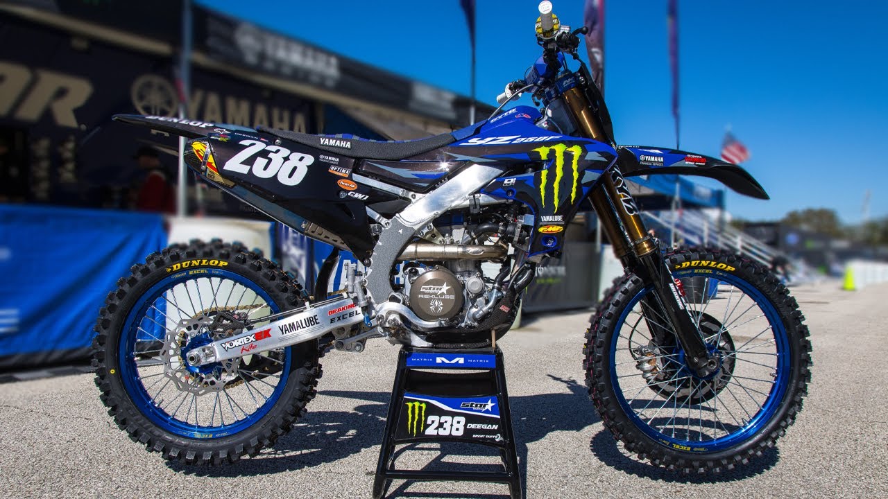 Внутри гоночного мотоцикла Factory Star Racing Yamaha YZ250F Хайдена Дигана