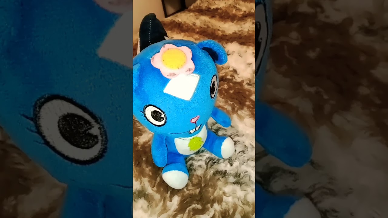Petunia watches Pokémon with Slushi #happytreefriends #chikinnuggit #shorts