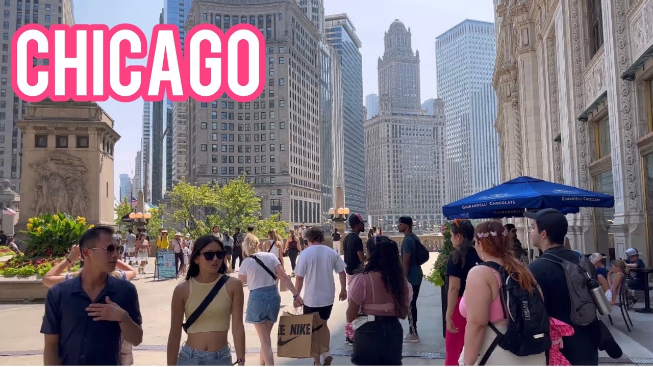 Chicago Walking Tour 🇺🇸 - Oak Street Beach/downtown 4K 60fps (August 4, 2023)
