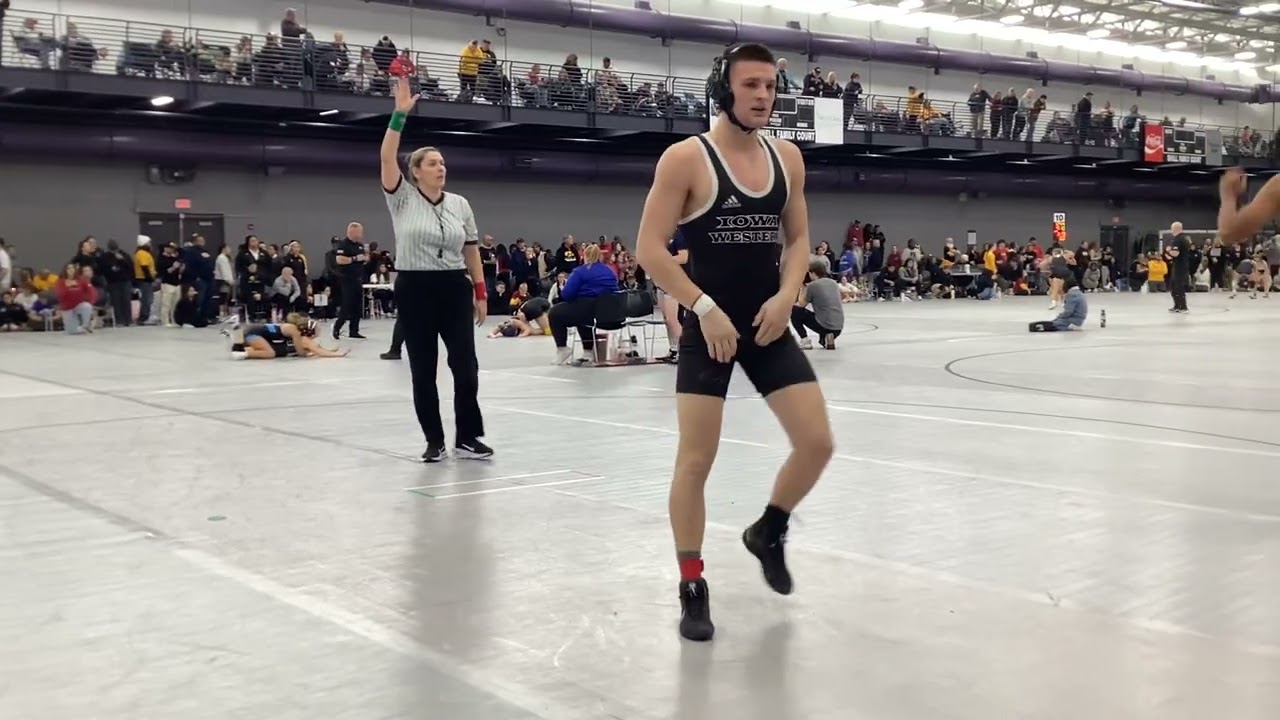 Ross Bratetic vs QU