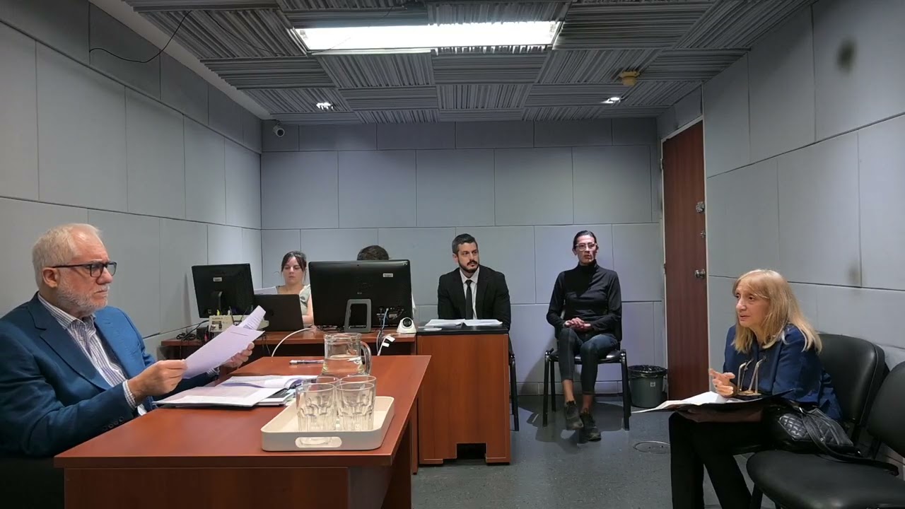 POLOTNIANKA ROMAN ESTEBAN CONTRA GCBA SOBRE DAÑOS Y PERJUICIOS