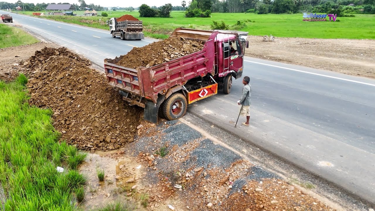 Nicely Landfill Project Using KOMATSU Bulldozer Push Soils Pouring Low Land With Dump Trucks Process