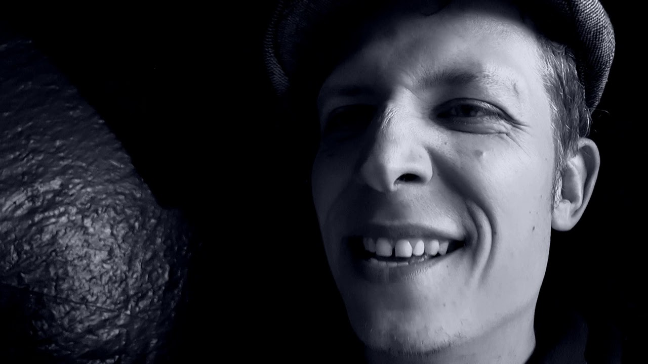 Nežfaleš - Opravdoví chlapi /se rodí ze svých chyb/  (punk rock show TV)