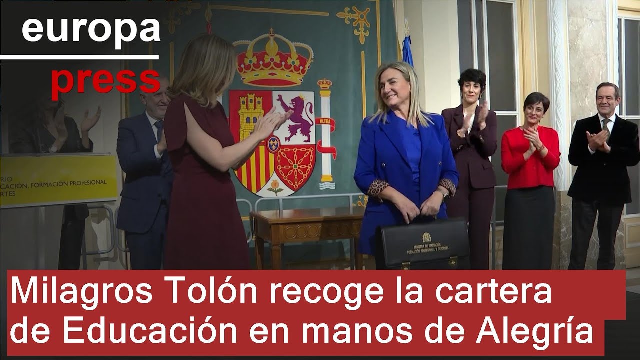 Milagros Tolón recoge la cartera de Educación y reconoce el trabajo de Alegría