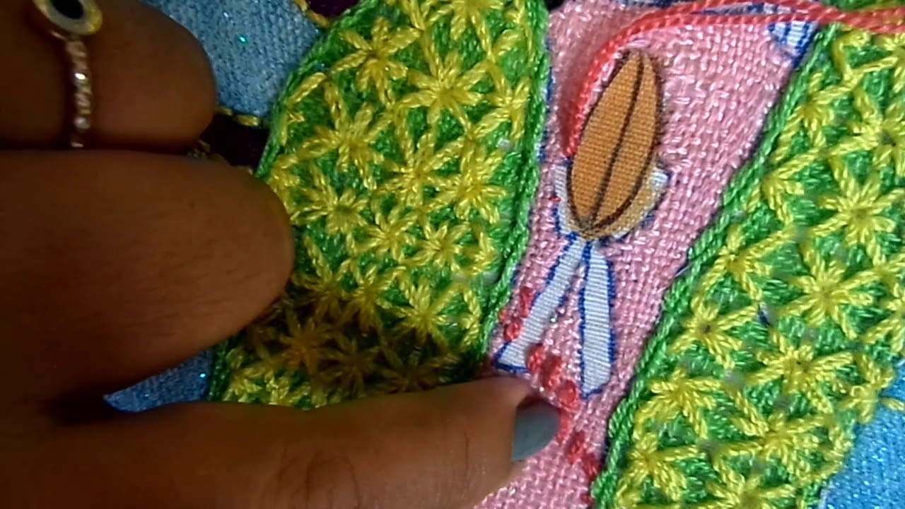 VIRGEN INFANTIL PUNTADA APLICADA A VESTIDO