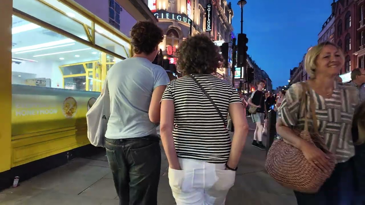 London SOHO NIGHTLIFE Walking Tour (4K)