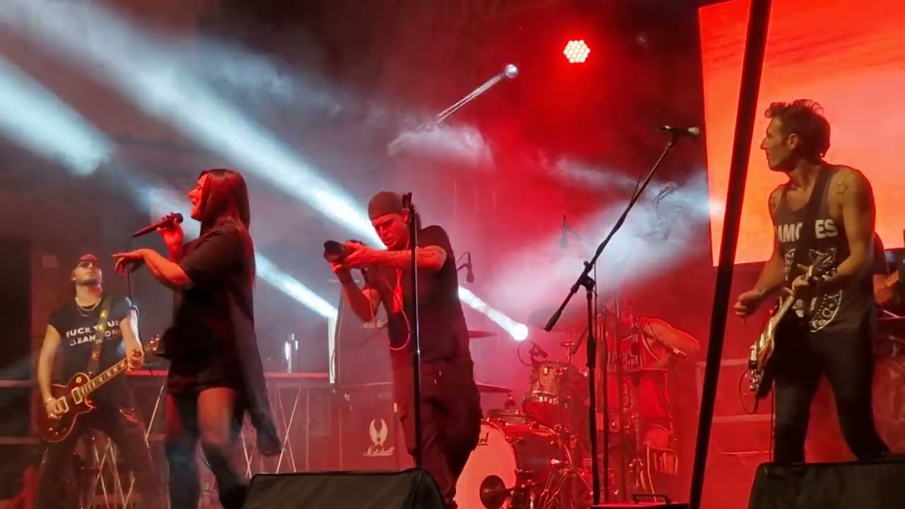 Cut the crap - Cindy & the rock hysteria (inaugurazione Gran Caffè Tiziano - Pieve di Cadore)