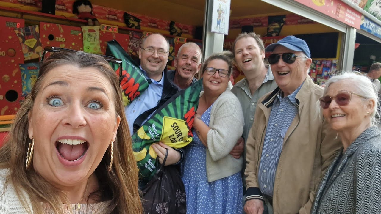 PÅ BAKKEN🎡🎪VI VINDER HELE TIDEN 😆⚾️🍫CIRKUSREVYEN 2023😃