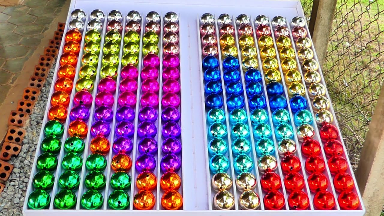 The Girl and the Grid: Curating Colorful Calm Color Coded Dreams in Plastic Precision
