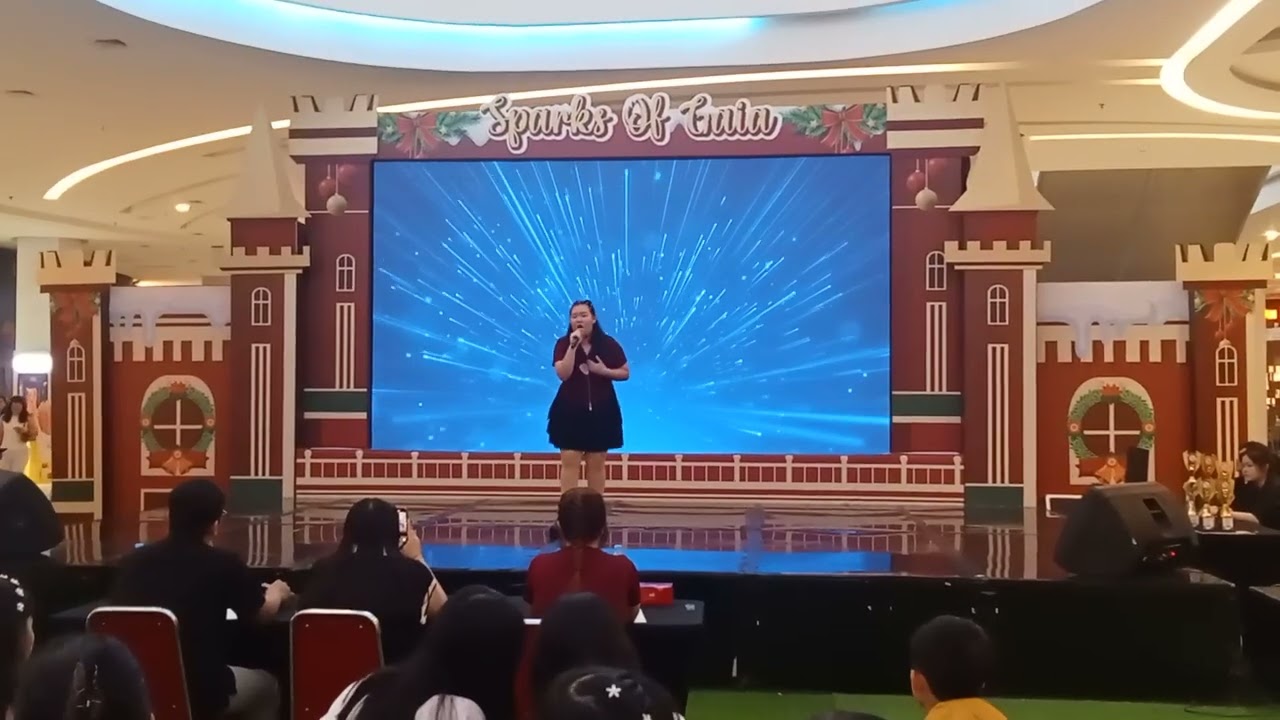 Acara live music menyanyi karaoke Mandarin competition di center atrium gaia bumi raya city mall 