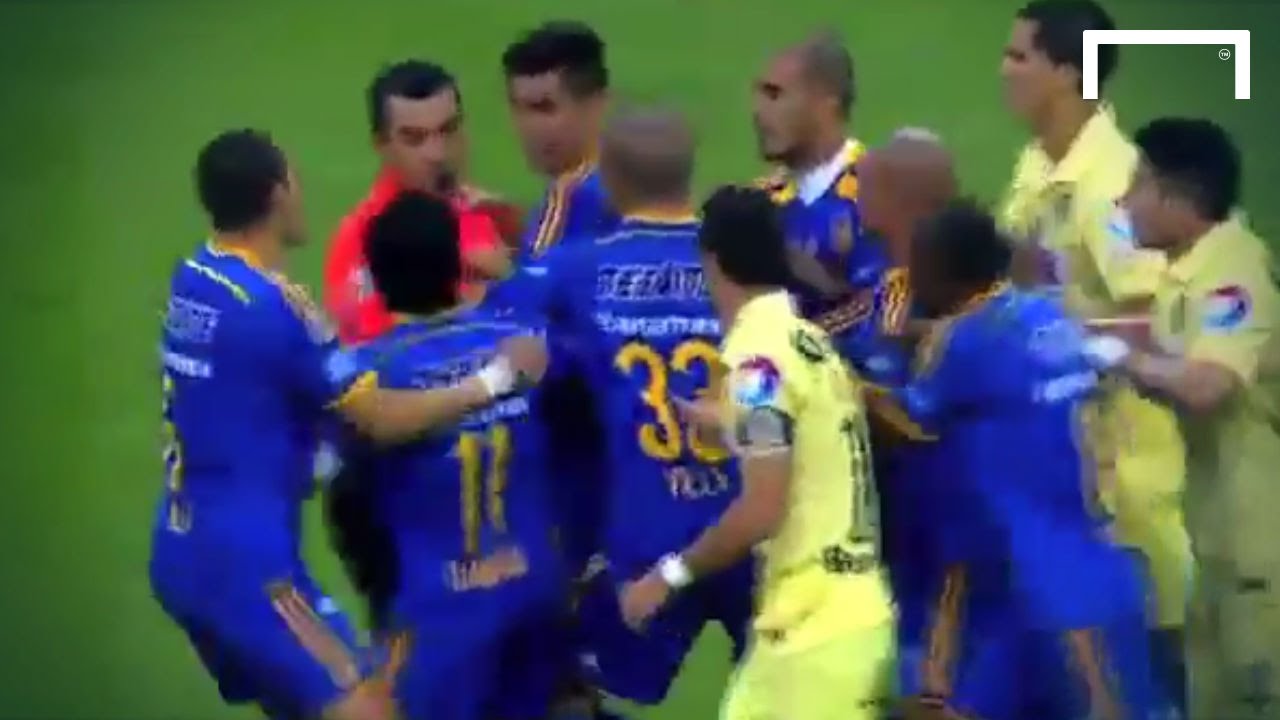 Tigres receive 3 red cards in 9 minutes in Liga MX final