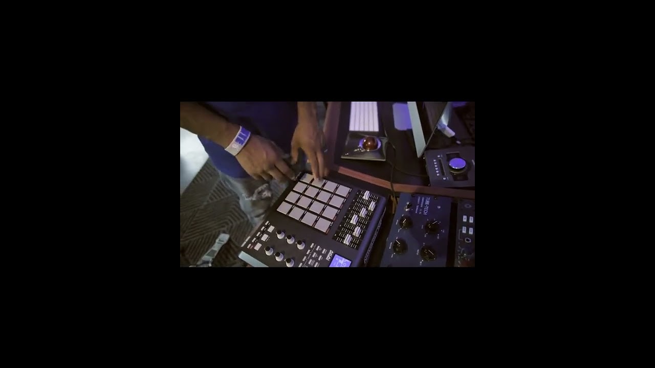 Playing the MPC MPD, Music Production Session in Miami Live 