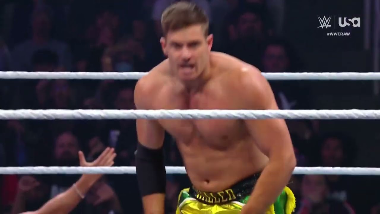 Cody Rhodes vs Grayson Waller &ndash; WWE Raw 2/26/24 (Full Match)
