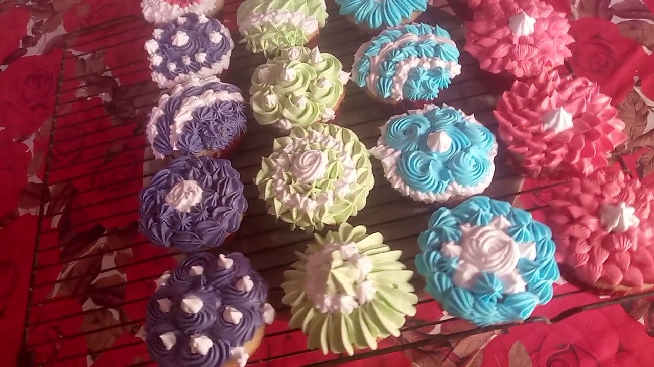Vànilla | cup cake with chocolate gannash filling