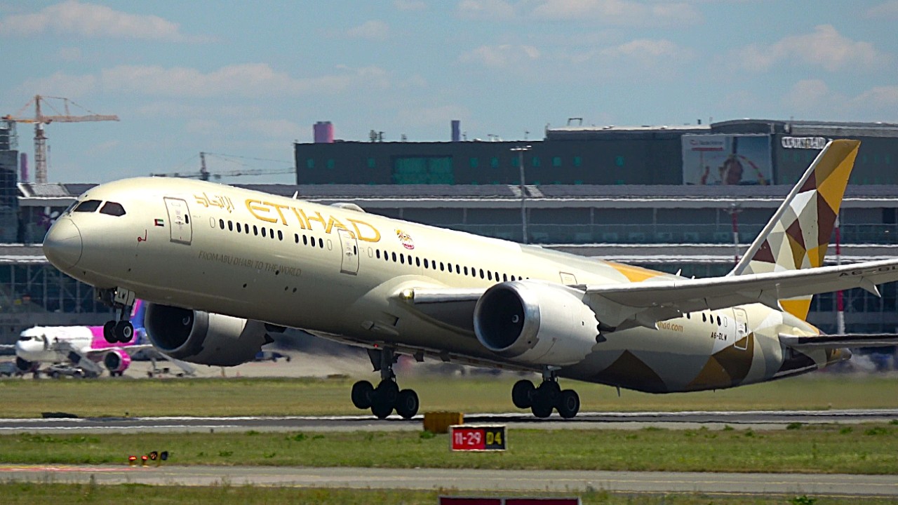 4K | 15 ASTONISHING TAKEOFFS at 🇵🇱 Warsaw Chopin Intl Airport (WAW/EPWA)
